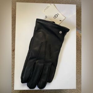Ugg Wrangell Glove- Touchscreen Compatible